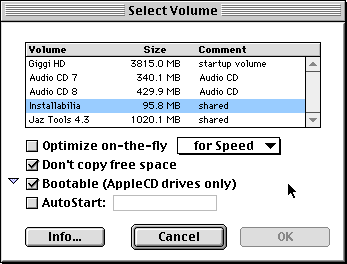 Un CD-ROM che contiene una copia di Mac OS può venire dichiarato “avviabile”.
