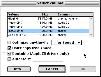 Un CD-ROM che contiene una copia di Mac OS può venire dichiarato avviabile.